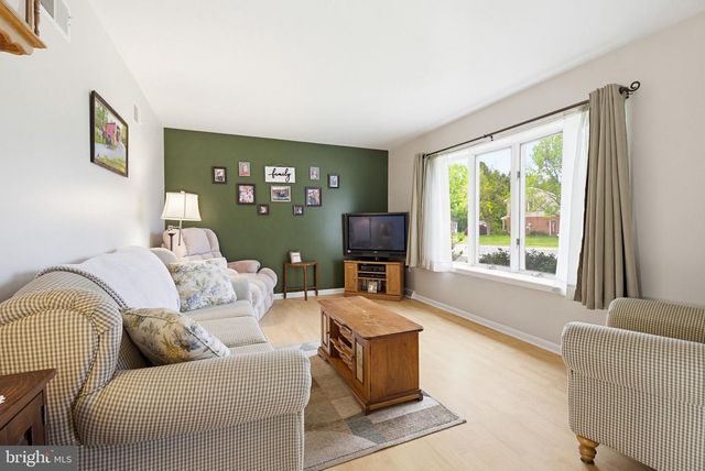 117 S 2ND ST, Denver, PA 17517
