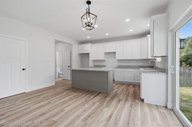 9400 Roland Drive, Hamburg Township, MI 48116