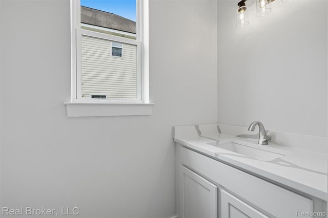 9400 Roland Drive, Hamburg Township, MI 48116