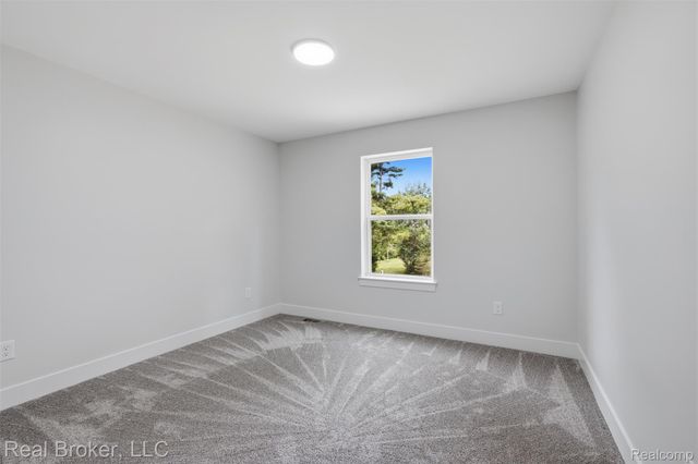 9400 Roland Drive, Hamburg Township, MI 48116