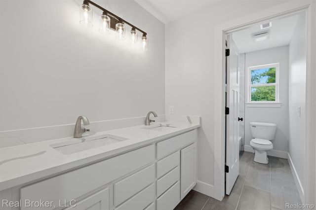9400 Roland Drive, Hamburg Township, MI 48116