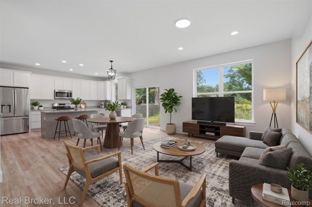 9400 Roland Drive, Hamburg Township, MI 48116