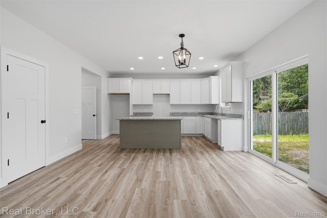 9400 Roland Drive, Hamburg Township, MI 48116