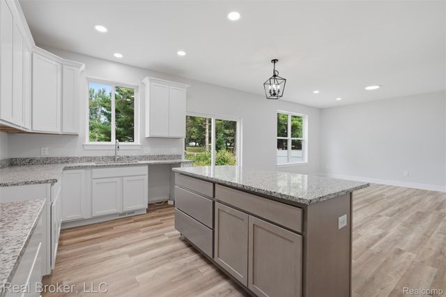9400 Roland Drive, Hamburg Township, MI 48116
