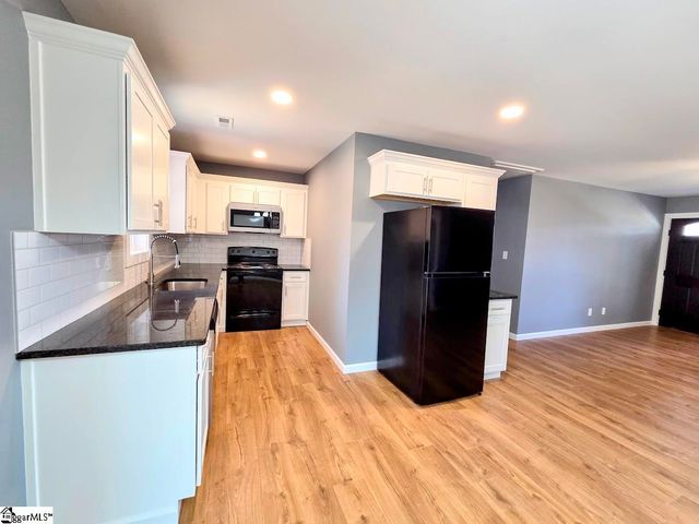 103 Blossom Branch Extension, Piedmont, SC 29673