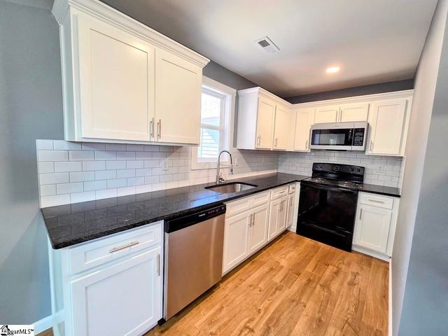 103 Blossom Branch Extension, Piedmont, SC 29673