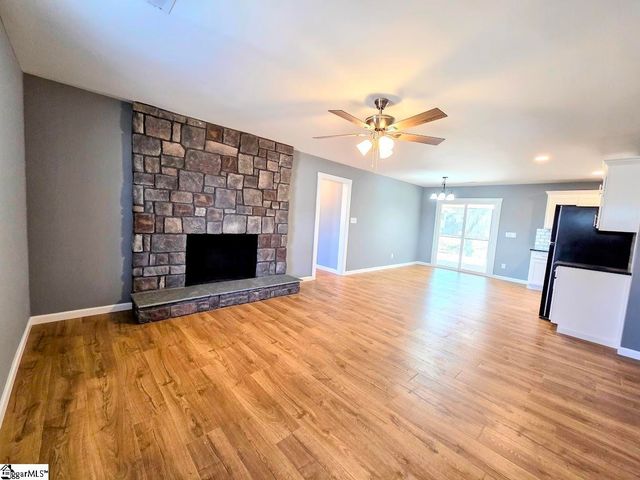 103 Blossom Branch Extension, Piedmont, SC 29673