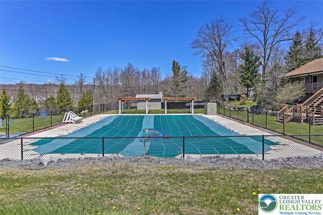 9253 Westwood Drive, Coolbaugh Twp, PA 18466