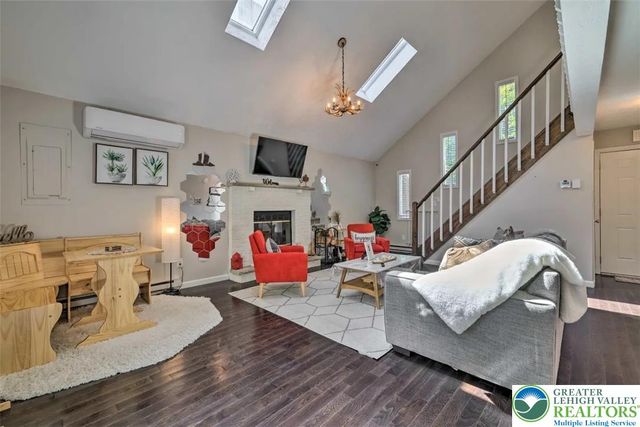 9253 Westwood Drive, Coolbaugh Twp, PA 18466