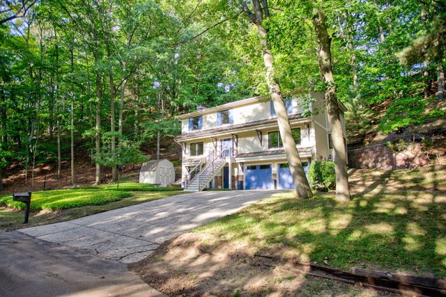 401 Stickney Ridge Road, Grand Haven City, MI 49417
