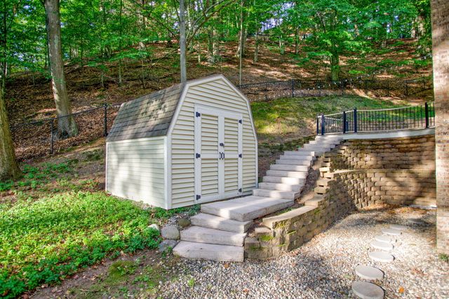 401 Stickney Ridge Road, Grand Haven City, MI 49417
