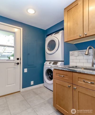 4430 John Luhr Road NE, Olympia, WA 98516