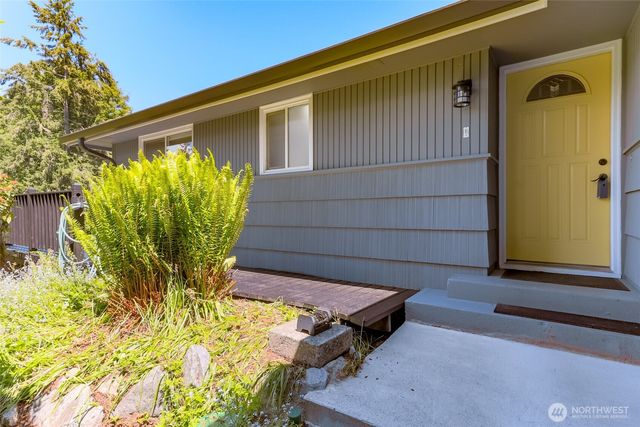 4430 John Luhr Road NE, Olympia, WA 98516