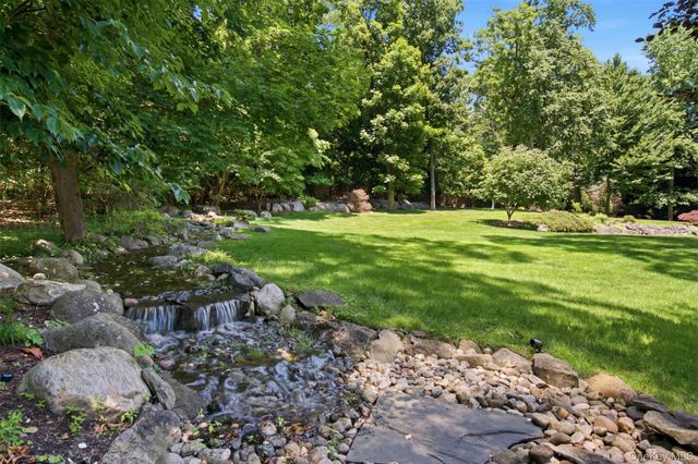 5 Victorian Lane, Brookville, NY 11545