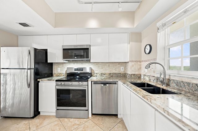 140 NE 28TH Avenue 602, Pompano Beach, FL 33062