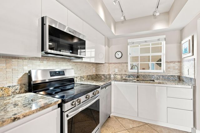 140 NE 28TH Avenue 602, Pompano Beach, FL 33062
