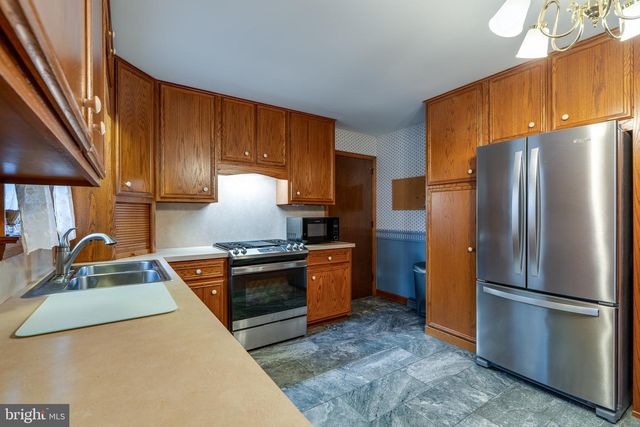 508 OAK GROVE DR, Lancaster, PA 17601