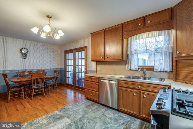 508 OAK GROVE DR, Lancaster, PA 17601