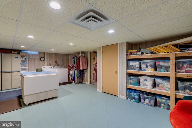 508 OAK GROVE DR, Lancaster, PA 17601