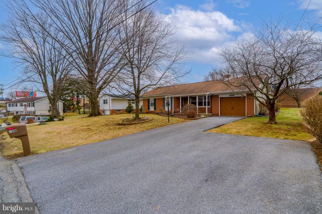 508 OAK GROVE DR, Lancaster, PA 17601