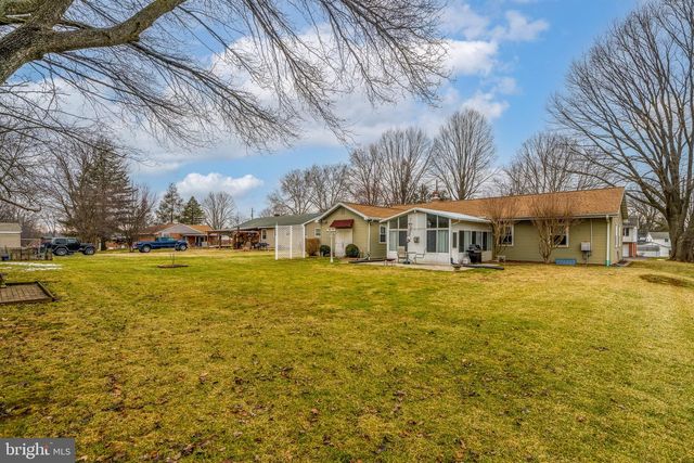 508 OAK GROVE DR, Lancaster, PA 17601