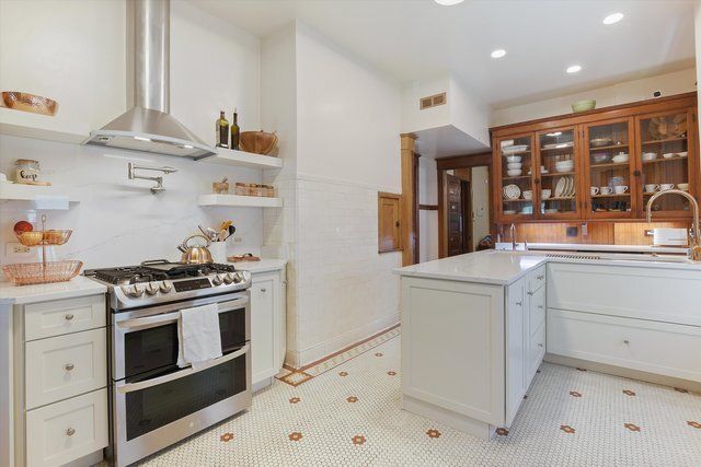 1036 W Garfield Boulevard, Chicago, IL 60609
