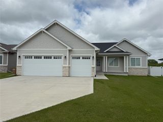 2335 SE 5th Street, West Des Moines, IA 50265