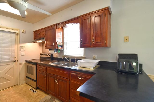 8000 Riverview Avenue, Kansas City, KS 66112