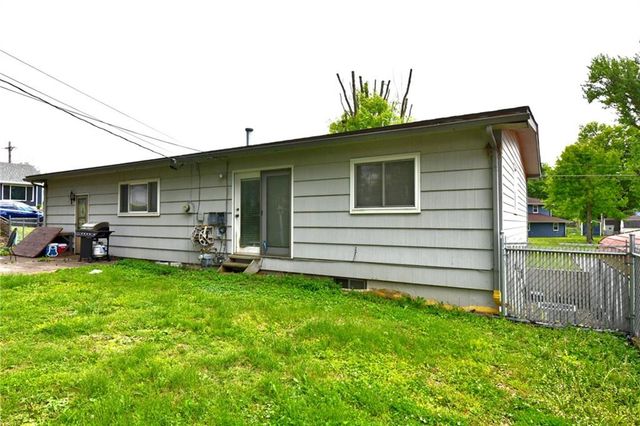 8000 Riverview Avenue, Kansas City, KS 66112