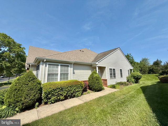 75 MEADOWLARK DR, Hamilton, NJ 08690