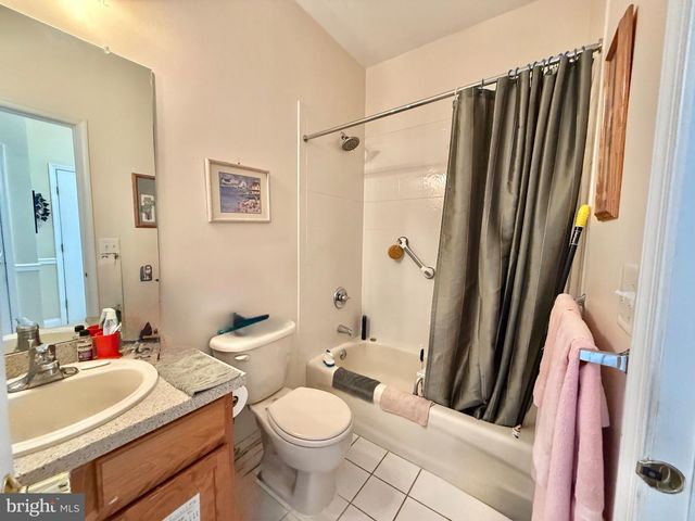75 MEADOWLARK DR, Hamilton, NJ 08690