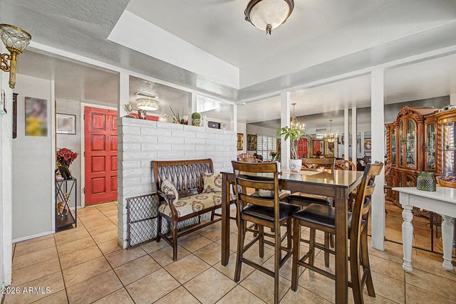 5816 W ROYAL PALM Road, Glendale, AZ 85302