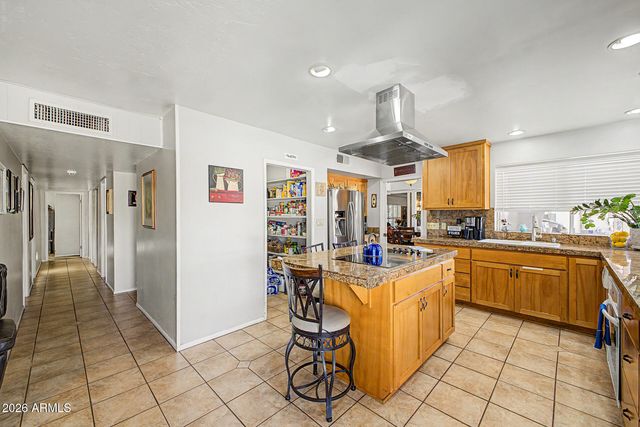 5816 W ROYAL PALM Road, Glendale, AZ 85302