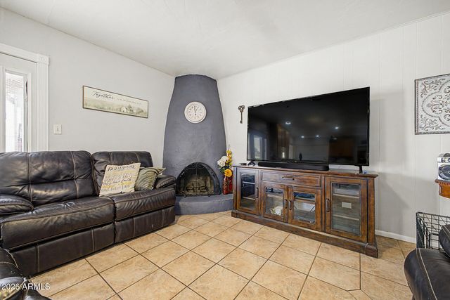 5816 W ROYAL PALM Road, Glendale, AZ 85302