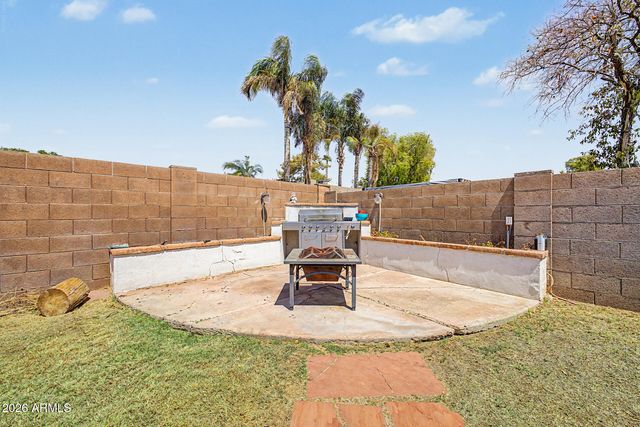 5816 W ROYAL PALM Road, Glendale, AZ 85302