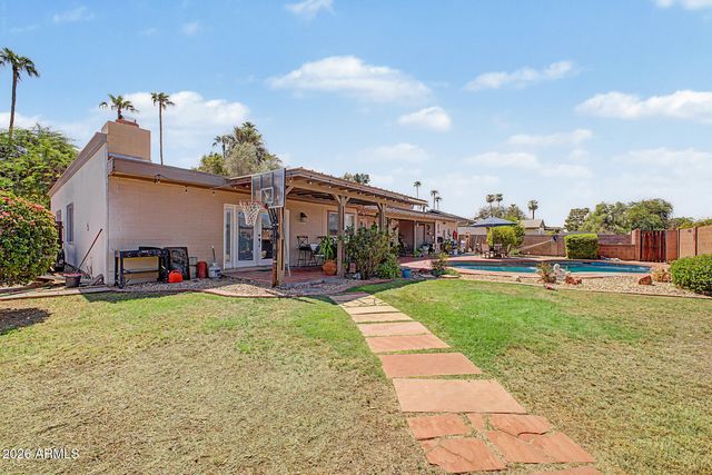 5816 W ROYAL PALM Road, Glendale, AZ 85302