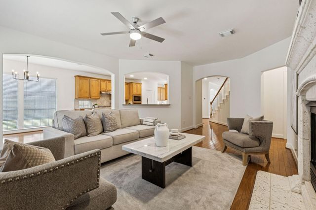 1635 Lakeside Enclave Drive, Houston, TX 77077