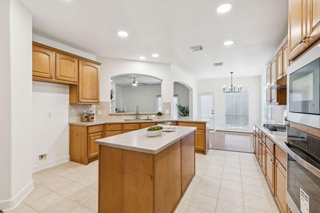 1635 Lakeside Enclave Drive, Houston, TX 77077