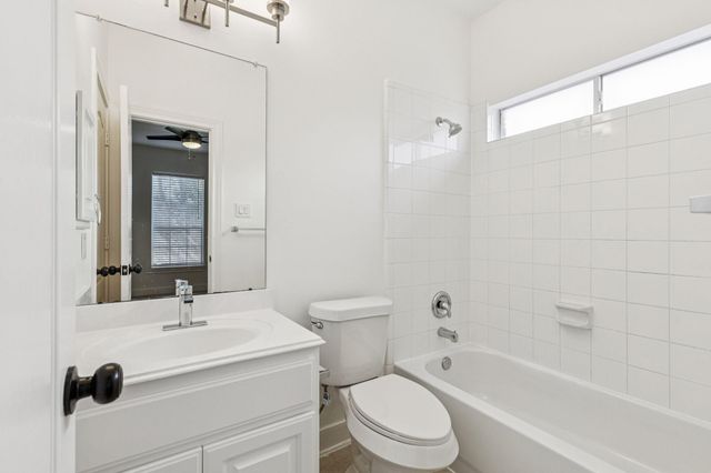 1635 Lakeside Enclave Drive, Houston, TX 77077