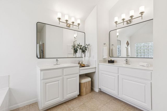 1635 Lakeside Enclave Drive, Houston, TX 77077