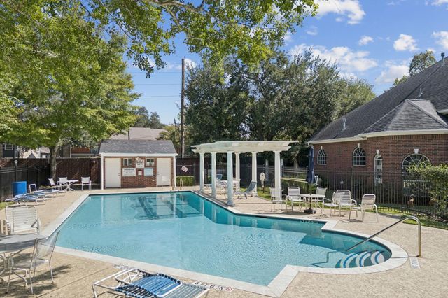 1635 Lakeside Enclave Drive, Houston, TX 77077