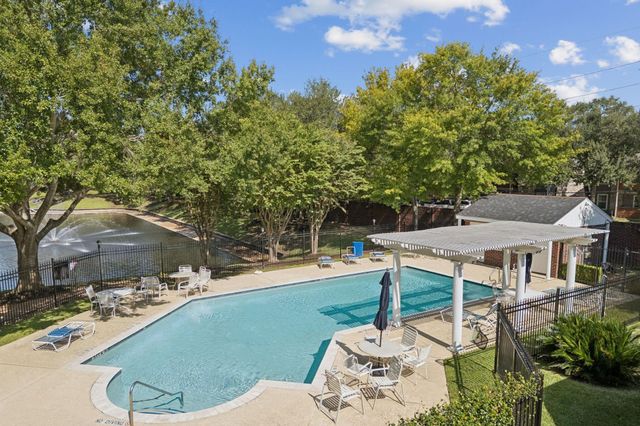1635 Lakeside Enclave Drive, Houston, TX 77077