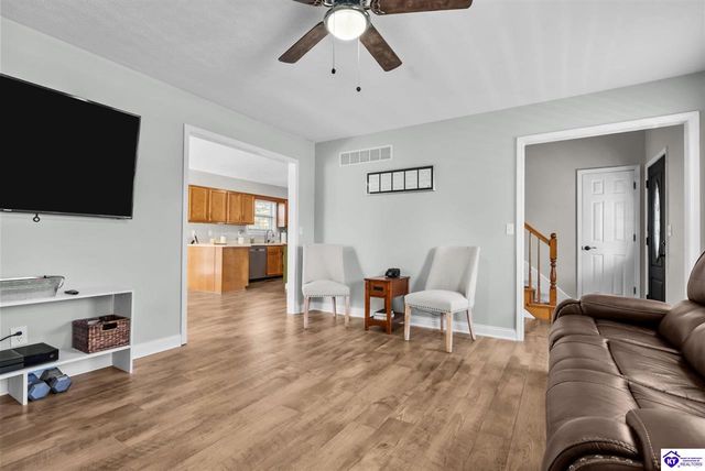 115 Rolling Oaks Drive, Vine Grove, KY 40175