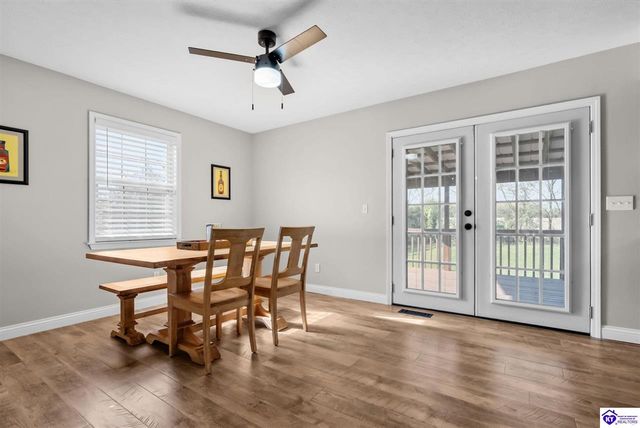 115 Rolling Oaks Drive, Vine Grove, KY 40175