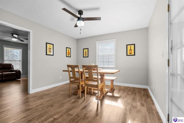 115 Rolling Oaks Drive, Vine Grove, KY 40175