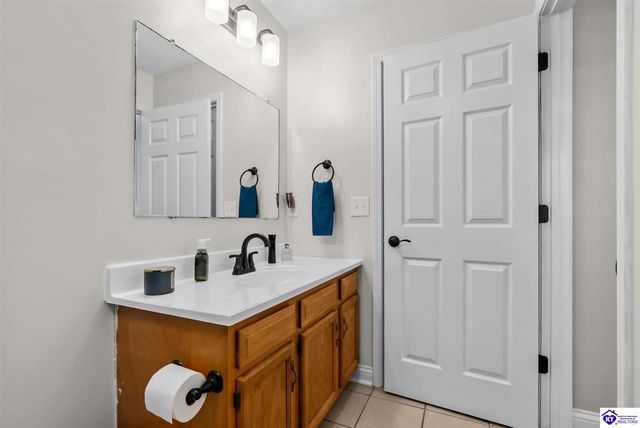 115 Rolling Oaks Drive, Vine Grove, KY 40175