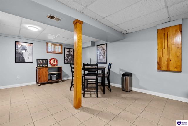 115 Rolling Oaks Drive, Vine Grove, KY 40175