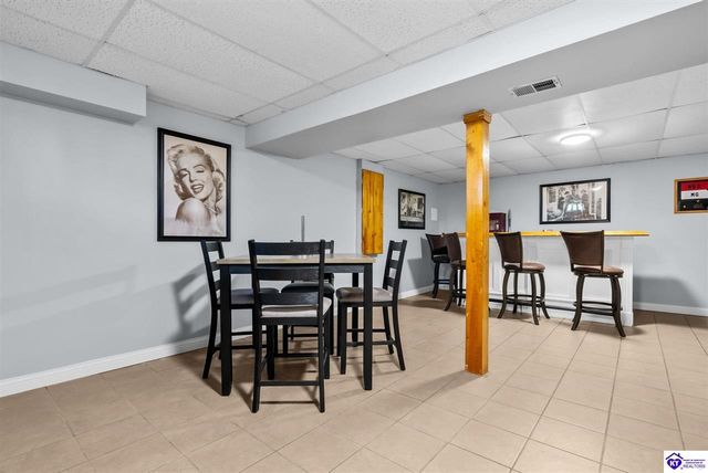 115 Rolling Oaks Drive, Vine Grove, KY 40175