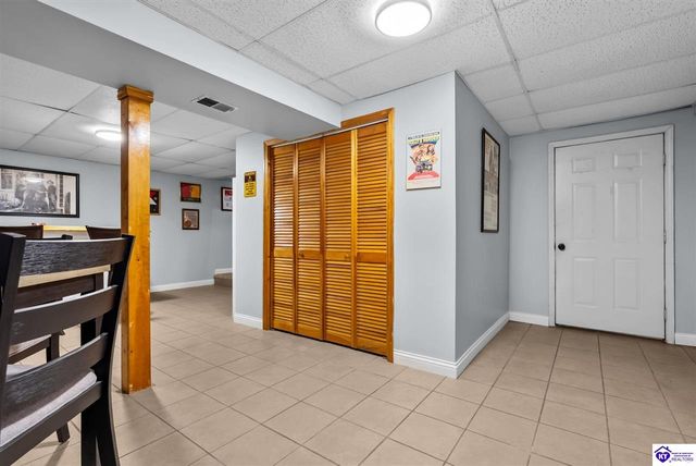 115 Rolling Oaks Drive, Vine Grove, KY 40175