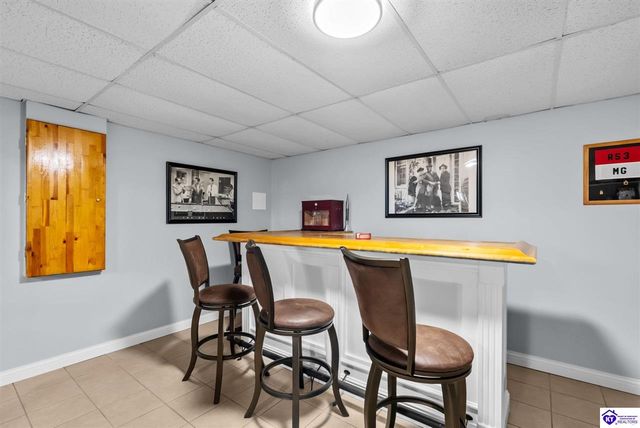 115 Rolling Oaks Drive, Vine Grove, KY 40175